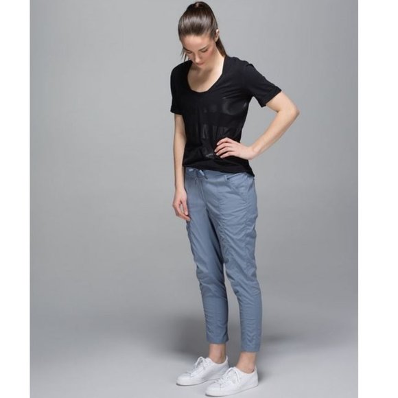 Lululemon Street To Studio 26" Pant II in Blue Denim Size 4 Swift - Picture 1 of 10